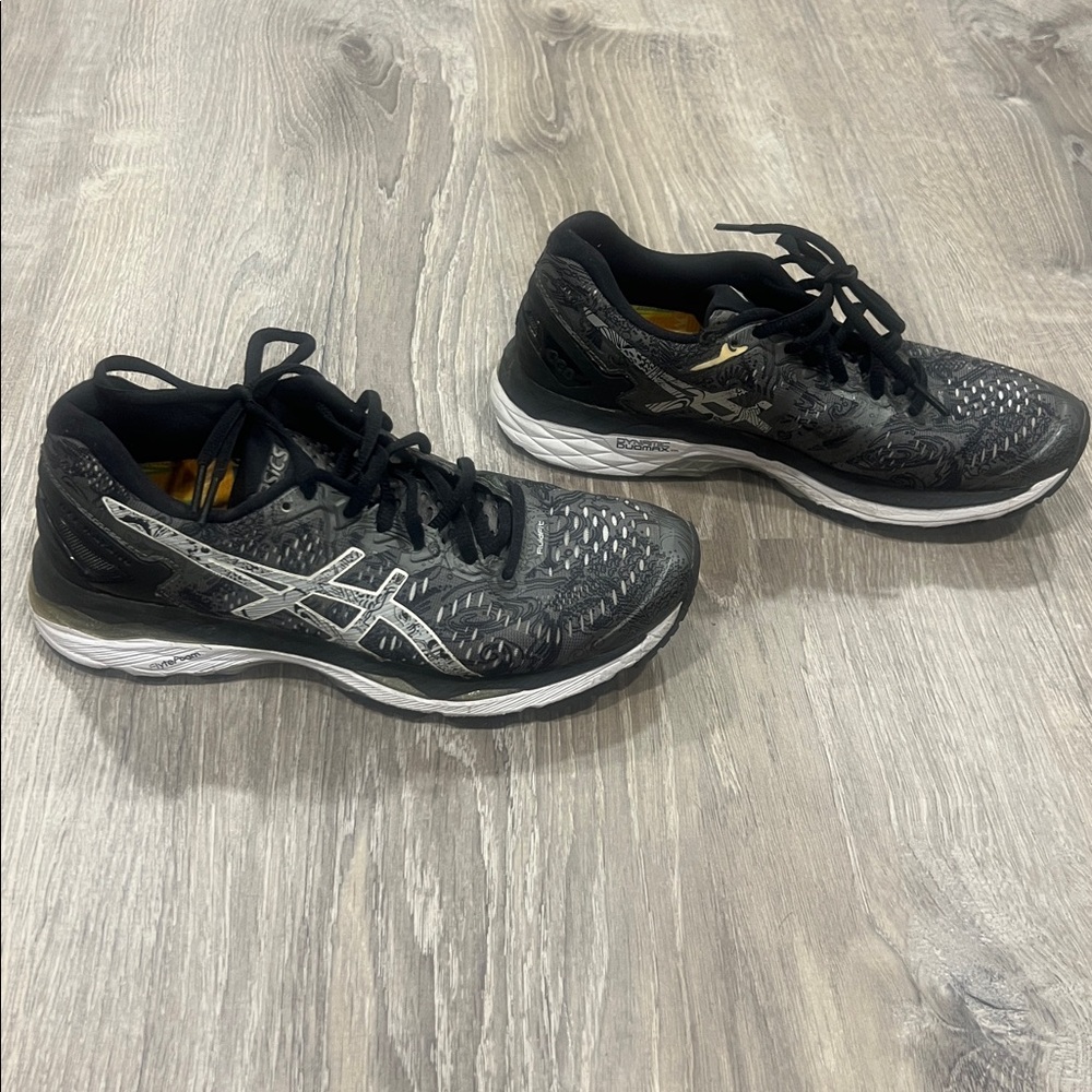 ASICS FluidFit  Woman Black and Gray Athletic Shoes